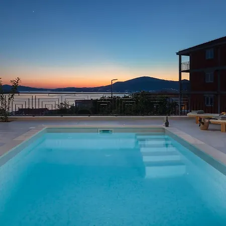 Luxury De Mar With Pool Villa