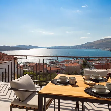 Luxury De Mar With Pool * Trogir