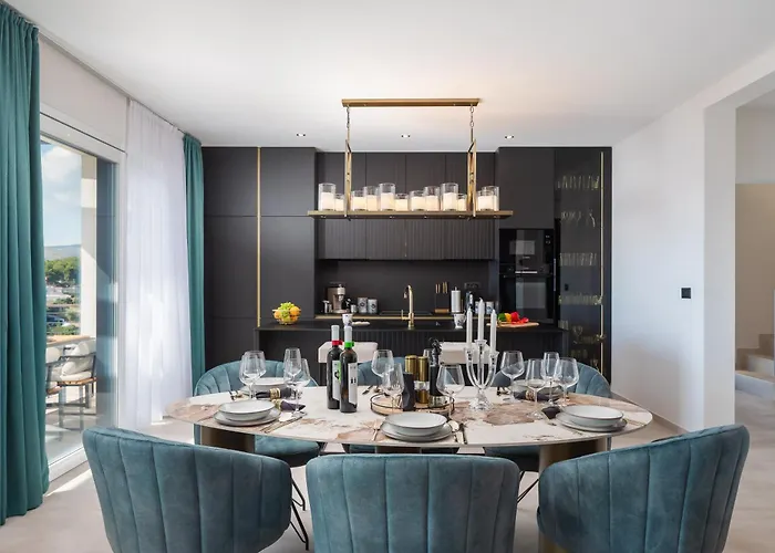 Villa Luxury De Mar With Pool Trogir