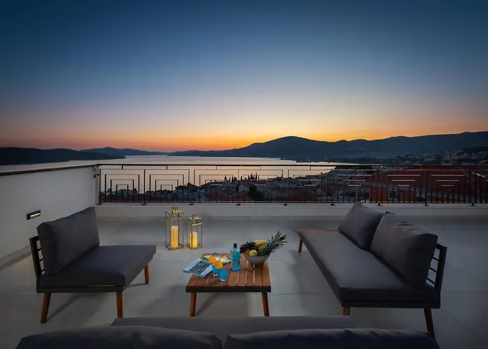 Vila Luxury De Mar With Pool Trogir