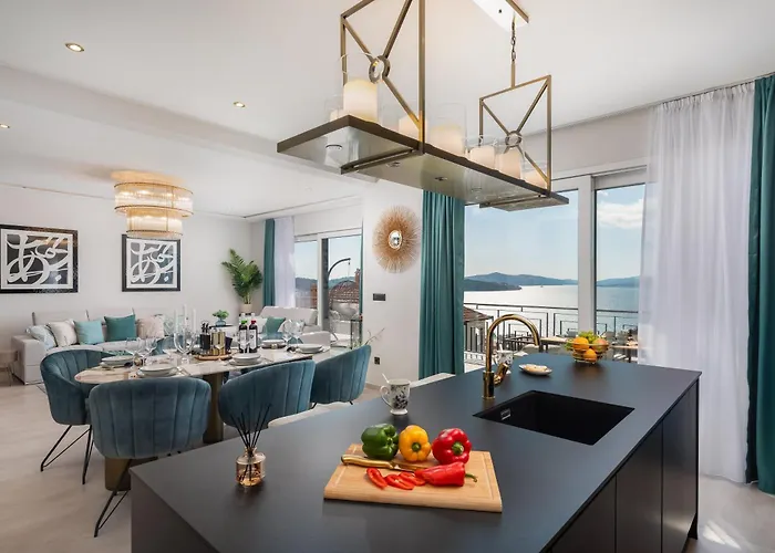 Luxury De Mar With Pool Vila