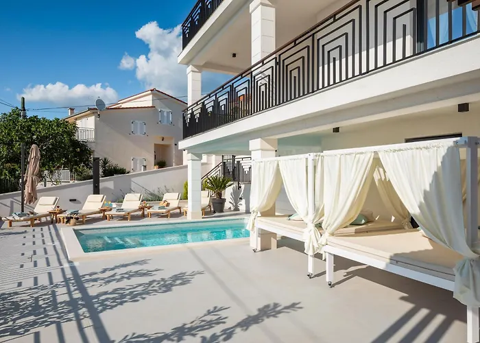 Vila Luxury De Mar With Pool Trogir