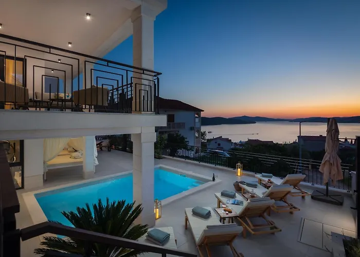 Vila Luxury De Mar With Pool Trogir