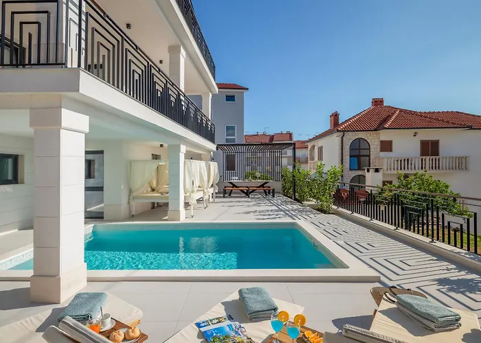 Luxury De Mar With Pool Trogir