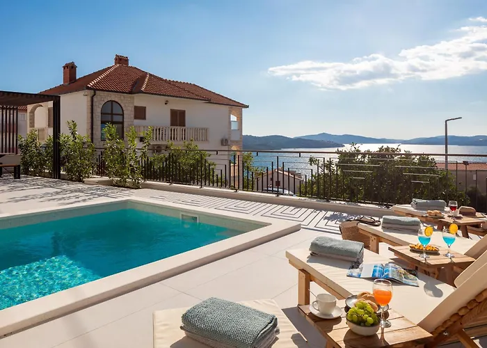 Villa Luxury De Mar With Pool Trogir