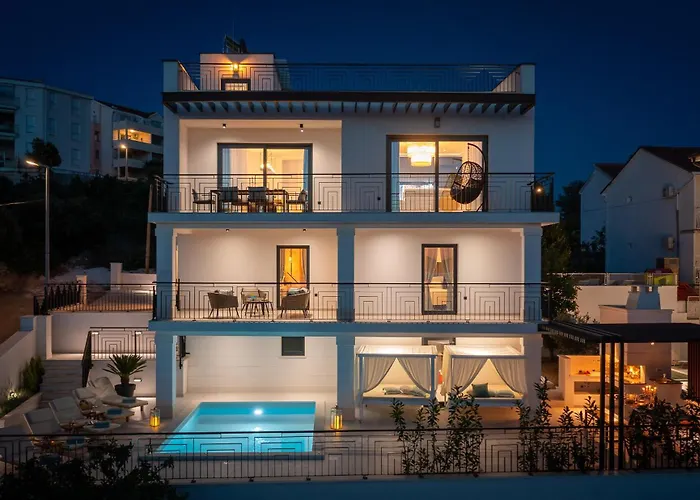 Luxury De Mar With Pool Trogir