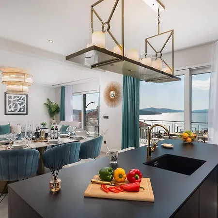 Luxury De Mar With Pool Vila