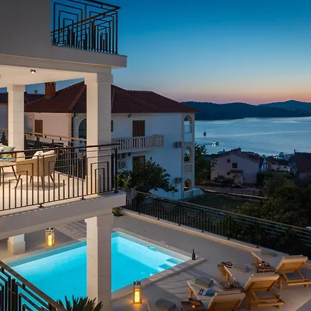 Luxury De Mar With Pool Villa Trogir