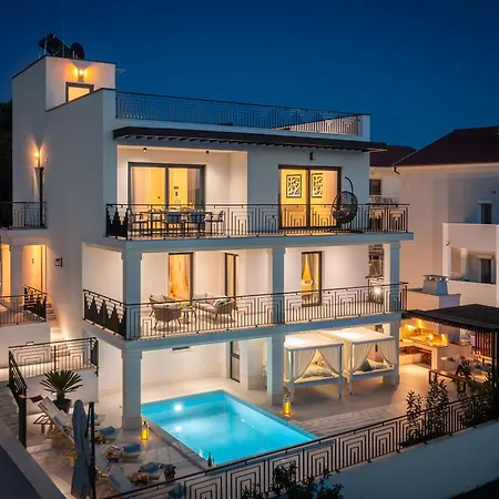 Vila Luxury De Mar With Pool