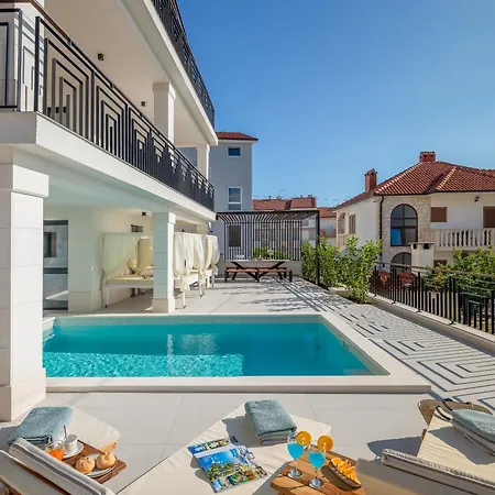 Luxury De Mar With Pool Trogir