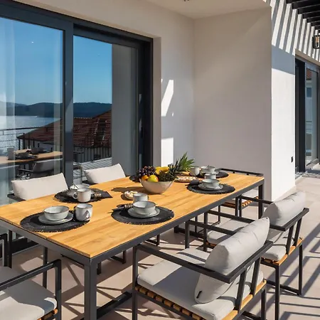 Luxury De Mar With Pool Trogir