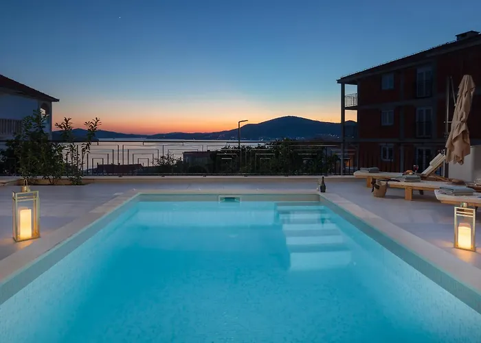 Luxury De Mar With Pool Villa