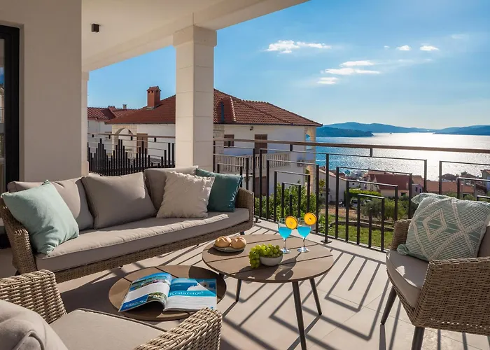 Luxury De Mar With Pool * Trogir