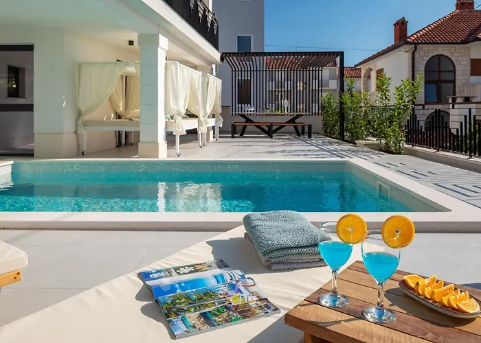 Luxury De Mar With Pool Trogir