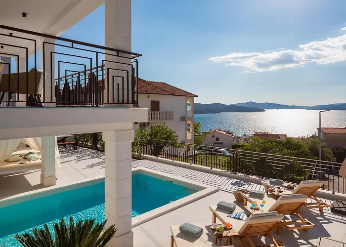 Luxury De Mar With Pool Villa *