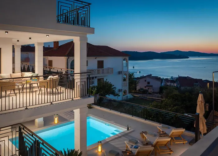 Luxury De Mar With Pool Villa Trogir