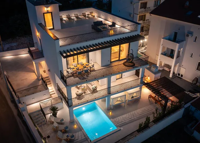 Luxury De Mar With Pool * Trogir