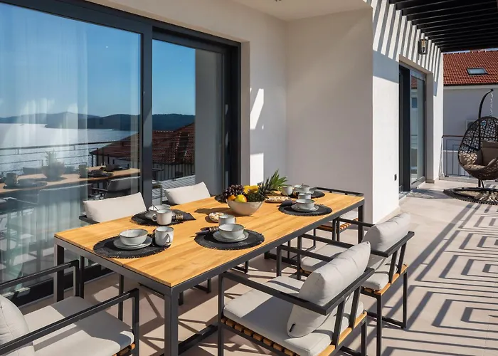 Luxury De Mar With Pool Trogir