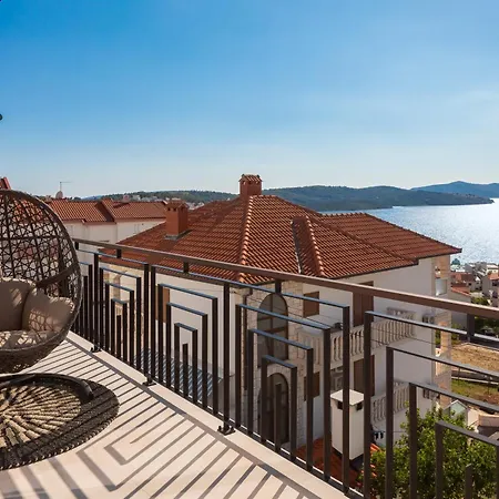 Luxury De Mar With Pool * Trogir